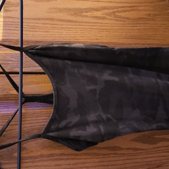 Lululemon Power Y tank - Picture 2 of 4